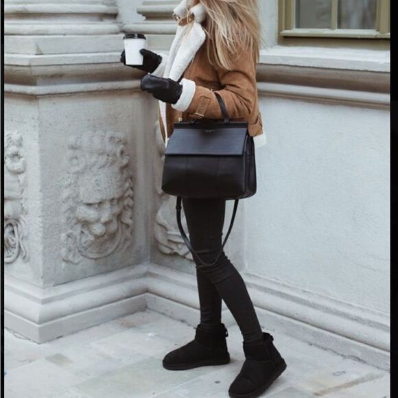 Black platform UGGS - Picture 2 of 5